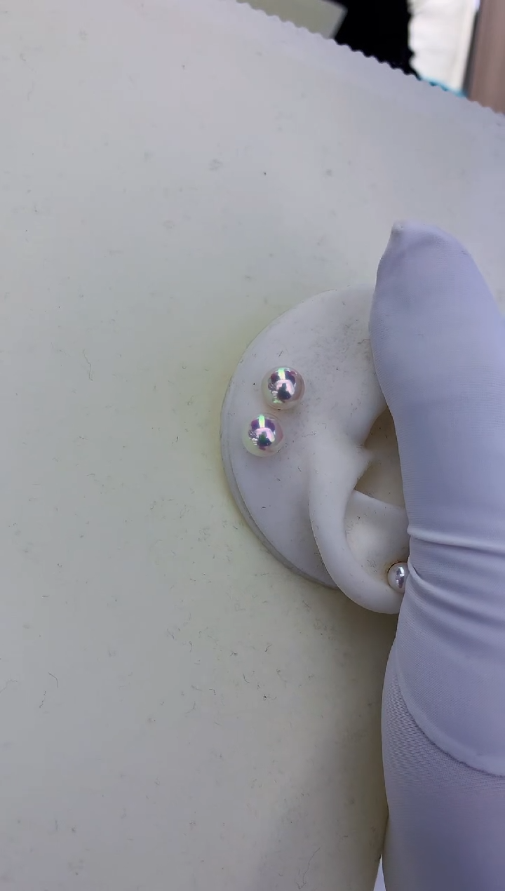 18K金镶嵌饰品海水珍珠8-8.5素钉定制