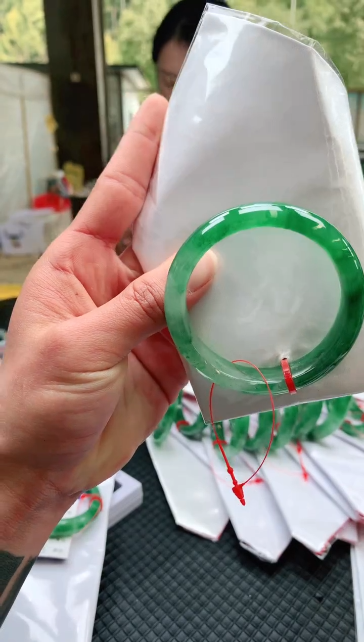 【闪购商品】石英质玉手镯未镶嵌1-天然非洲翠手镯