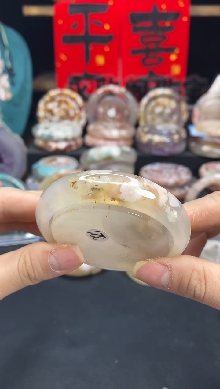 【闪购商品】石英质玉手镯（圆镯）未镶嵌54