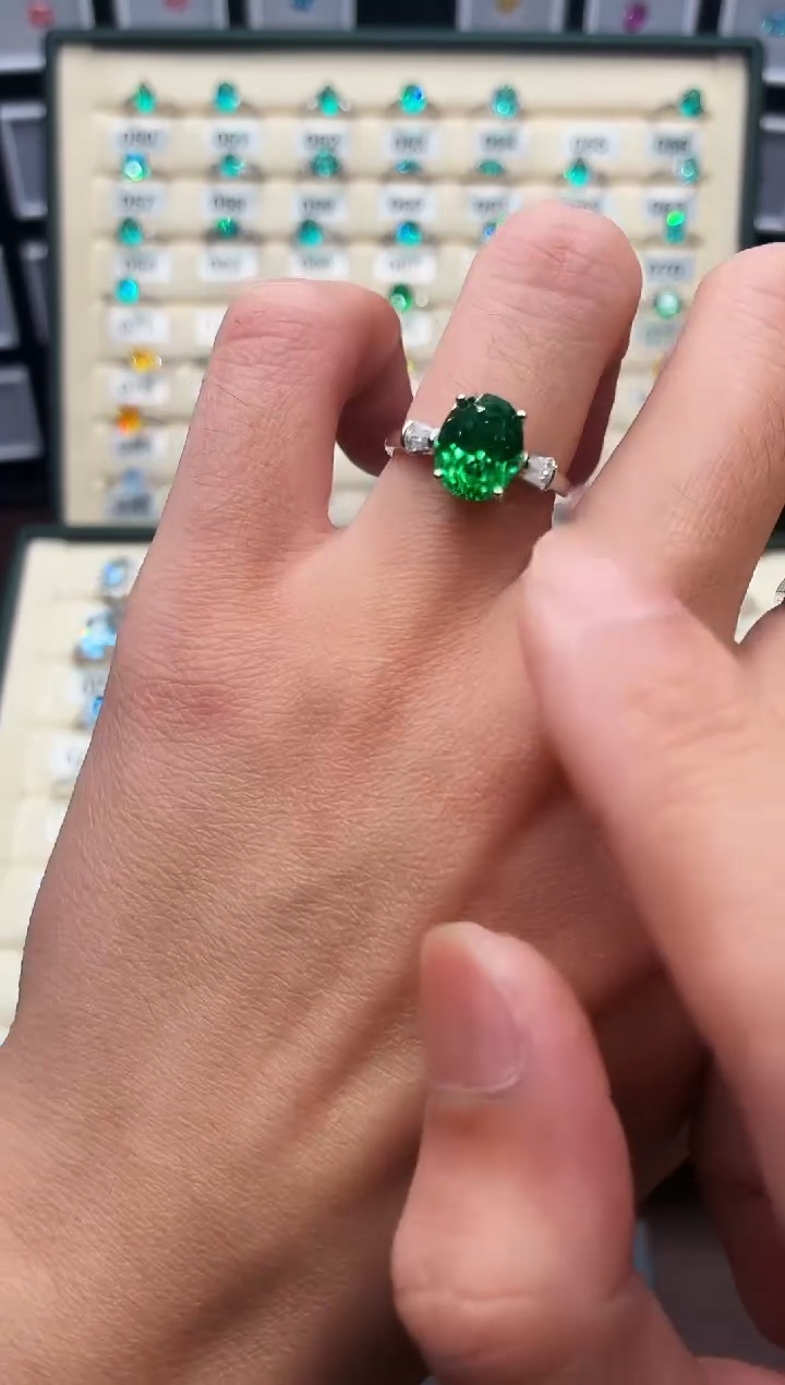 无925银轻奢沙弗莱色女神戒指