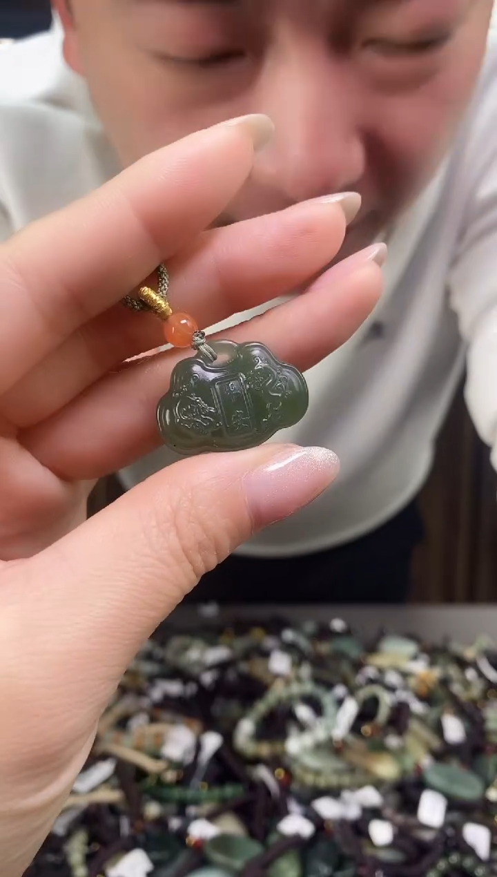 【闪购商品】和田玉颈饰未镶嵌多样性发货，拍一发一