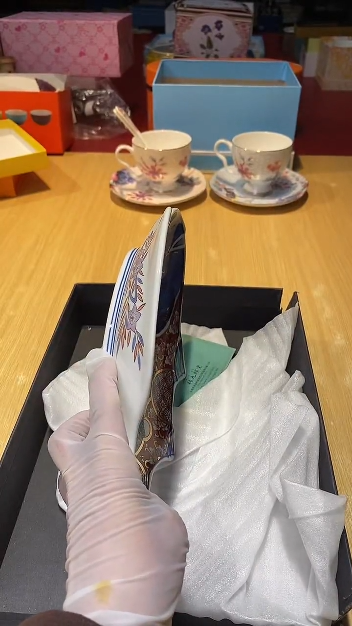 瓷片生活的本意是啊开心啊@@1