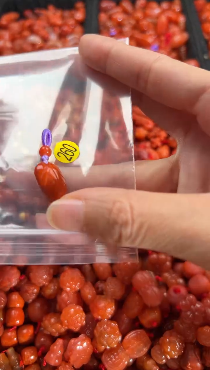 【闪购商品】南红玛瑙颈饰未镶嵌1