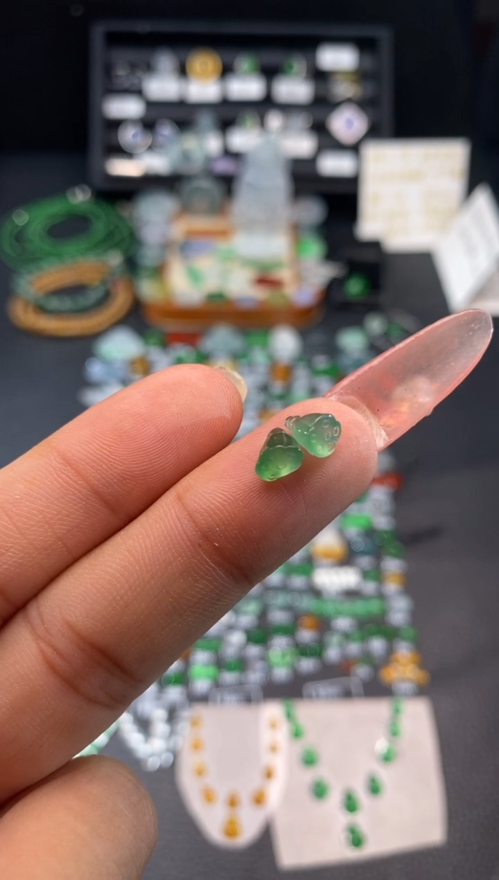 【闪购商品】翡翠挂件未镶嵌莲蓬