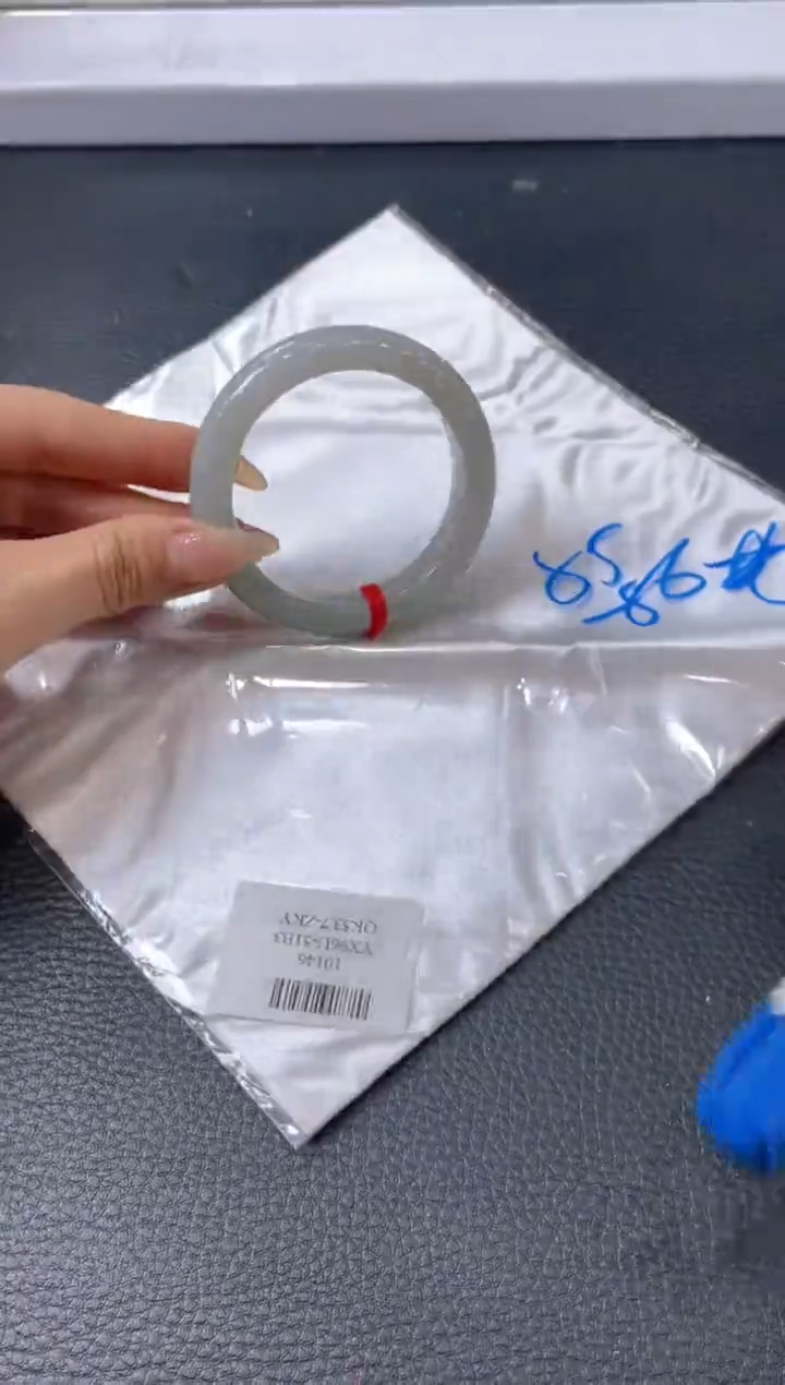 【闪购商品】翡翠手镯未镶嵌手镯