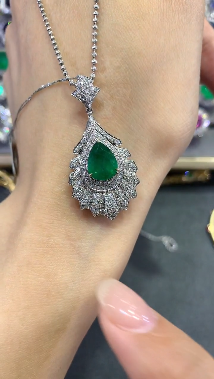 【闪购商品】祖母绿吊坠不含链18K金镶嵌a127