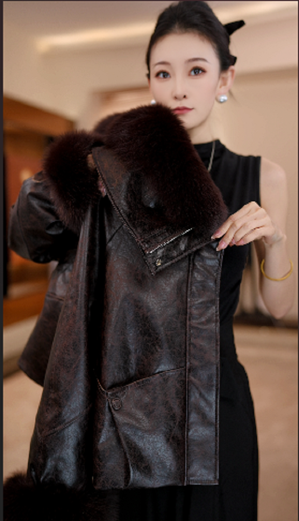 安然-2025新款时尚保暖大毛领羽绒服W55Q41331