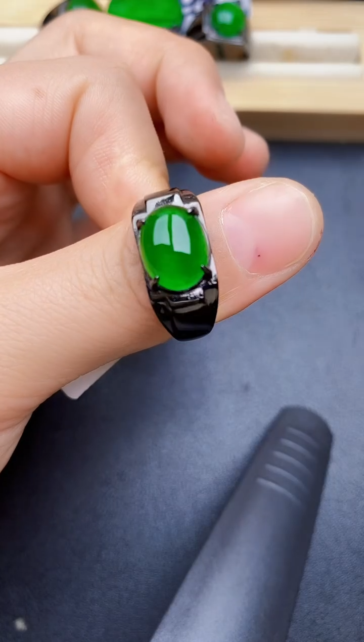 【闪购商品】翡翠戒指银S925镶嵌22222