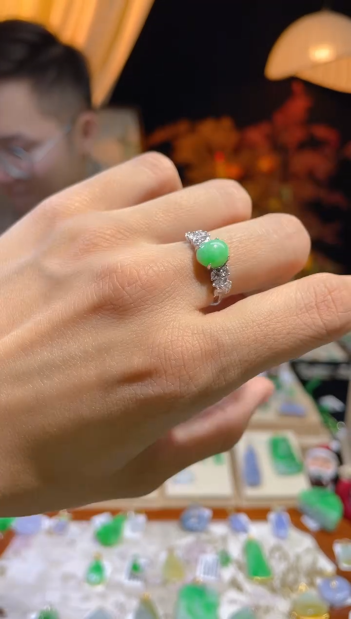 【闪购商品】翡翠颈饰未镶嵌假一赔三