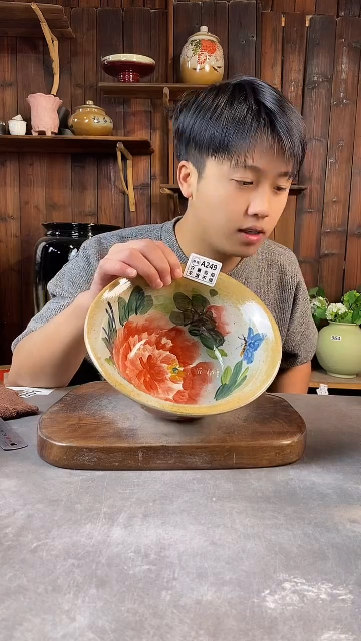 碗249瑕，手工手绘，超出陶瓷