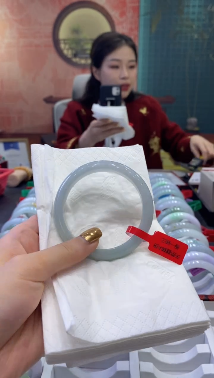 【闪购商品】翡翠手镯未镶嵌多人18002