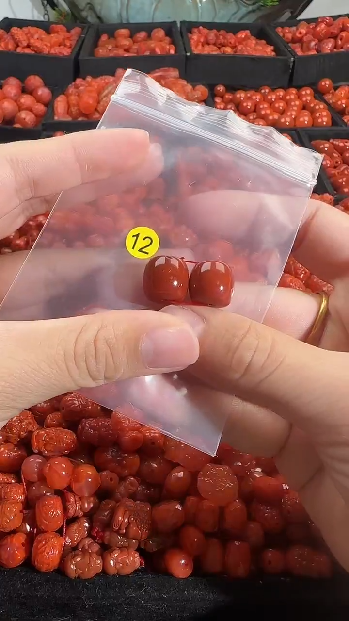 颈饰未镶嵌南红玛瑙1