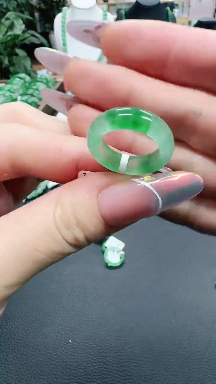 未镶嵌1石英质玉（非洲翠）/0672