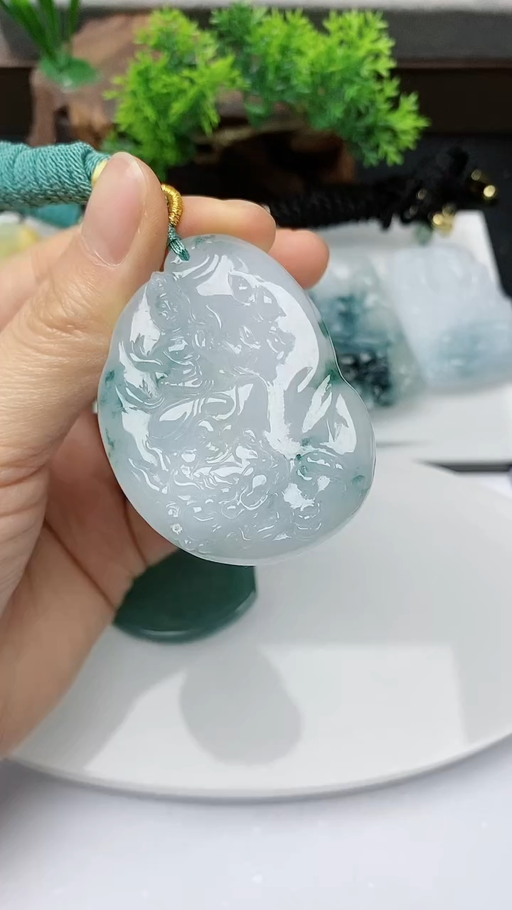 【闪购商品】翡翠颈饰未镶嵌