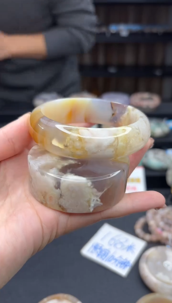 【闪购商品】石英质玉手镯未镶嵌673（61圈赠送镯心）