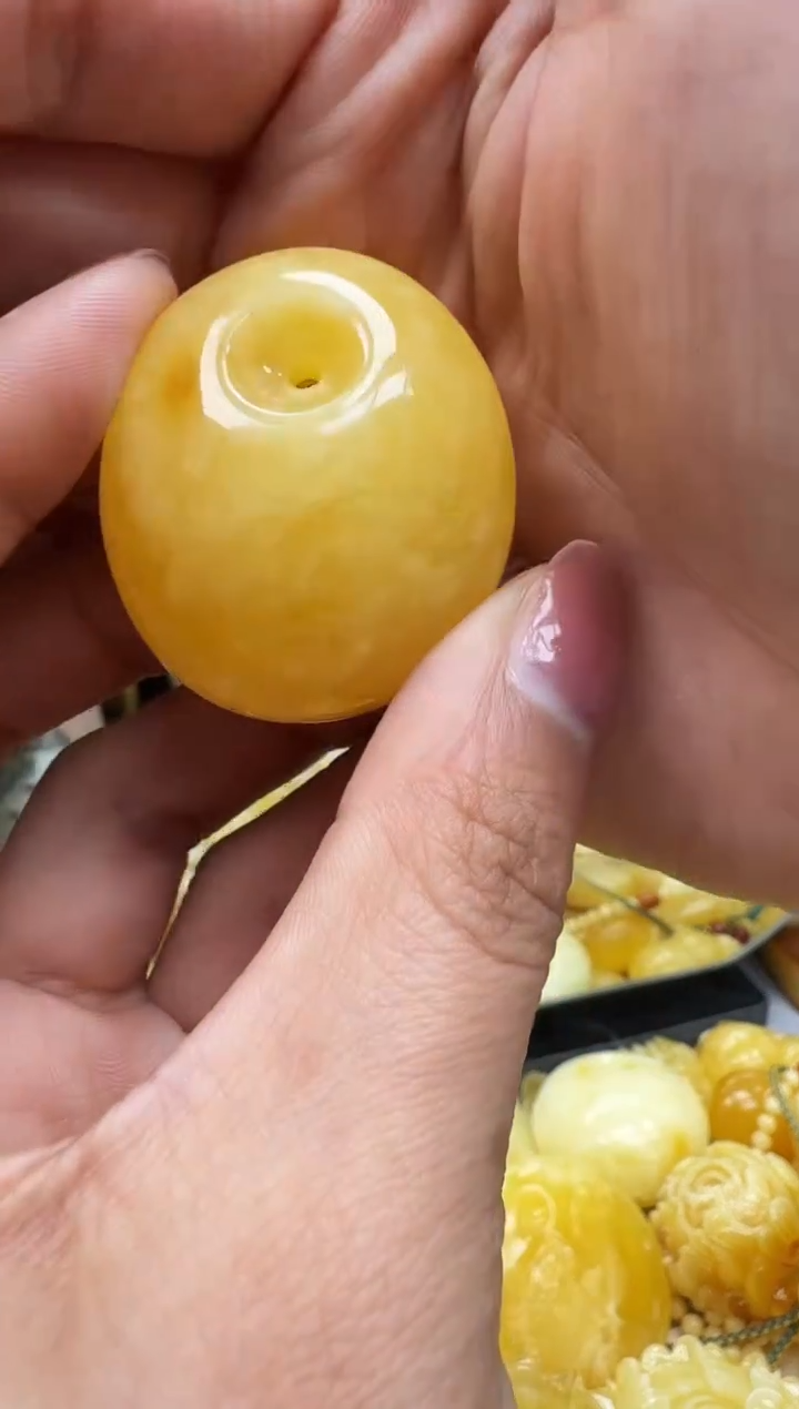 【闪购商品】琥珀裸石未镶嵌挂坠