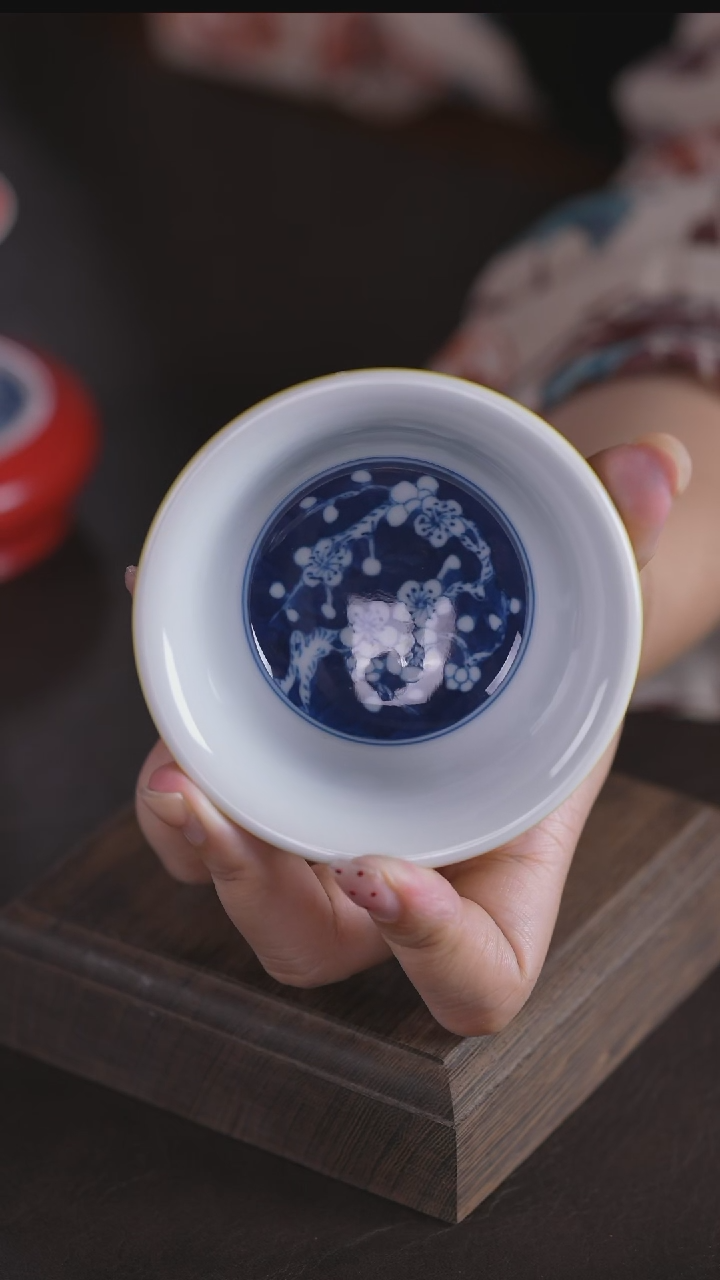 柠檬黄内绘冰梅压手杯
