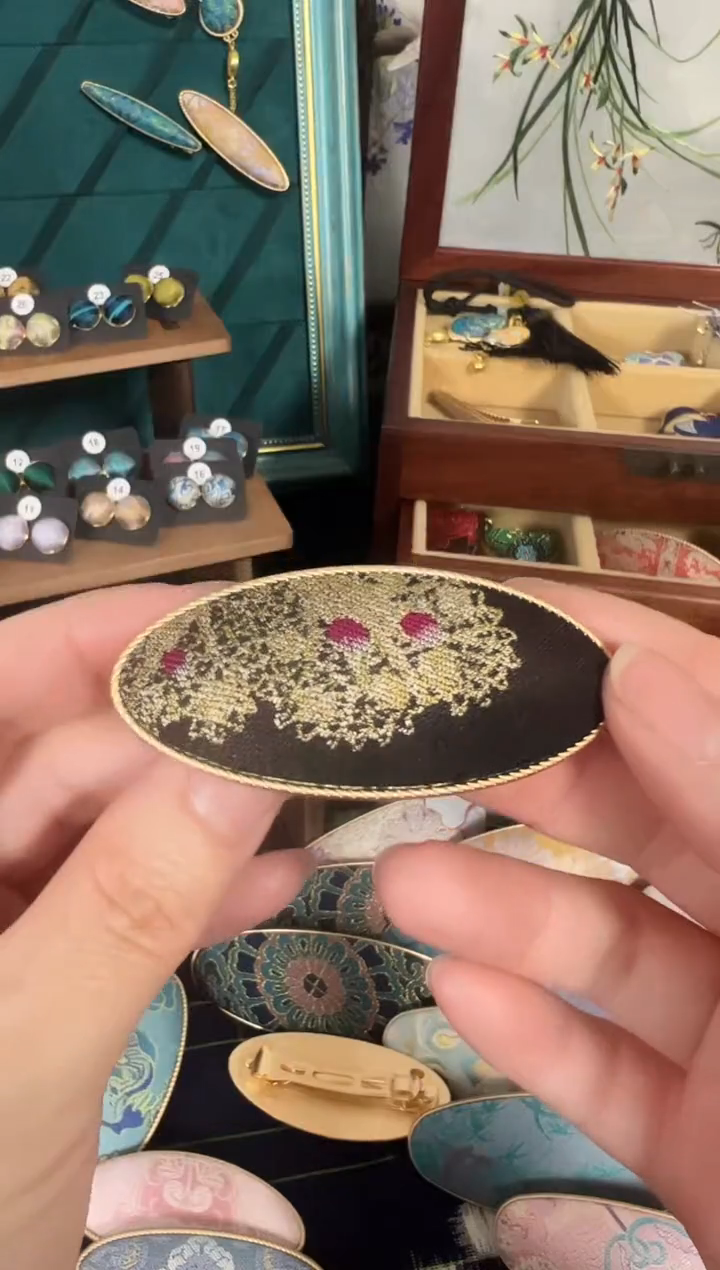 【闪购商品】【一物一拍初五发】黑金蝴蝶小号弹簧夹