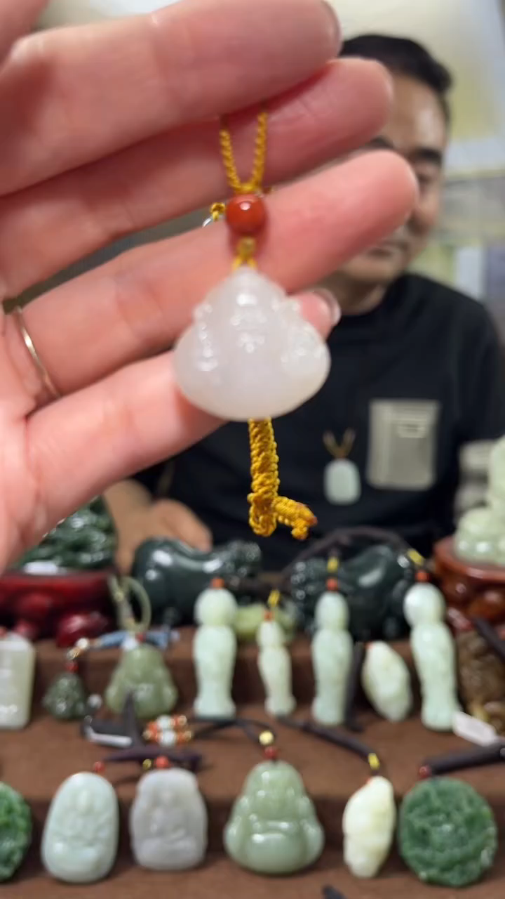 颈饰未镶嵌和田玉·