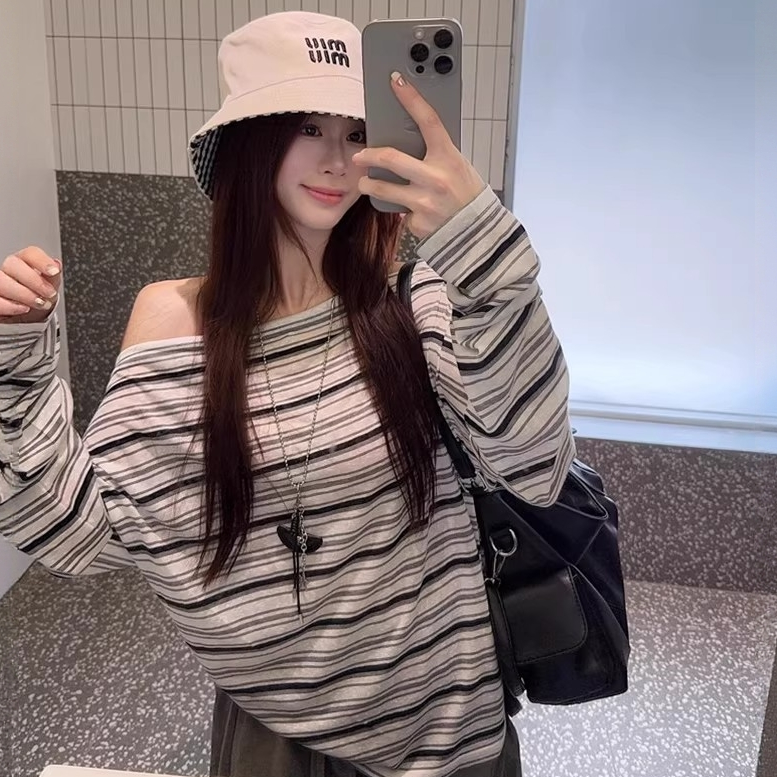 胖mm特大码女装温柔慵懒风条纹露肩长袖T恤女时尚百搭显瘦上衣潮
