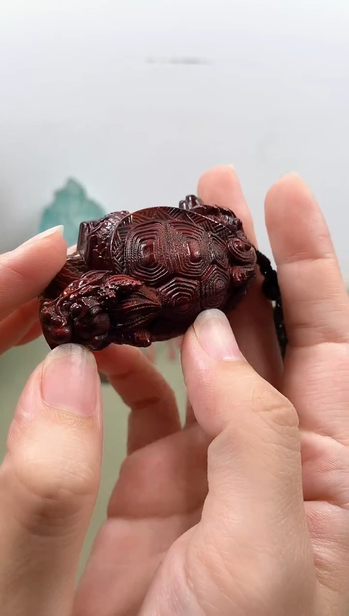 染料紫檀（血檀）木头款赞比亚血檀精雕龙龟手把件
