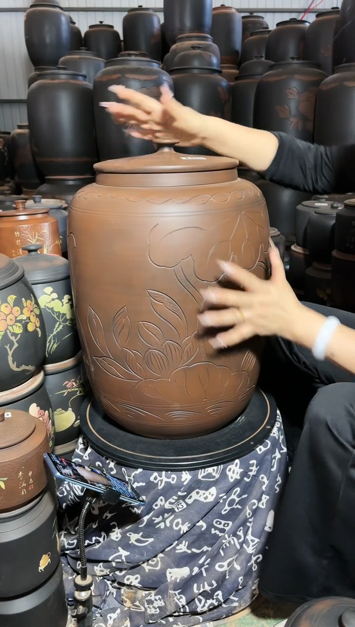 壶瑕疵茶缸高51cm 古铜色 165