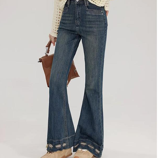 2025春季新款蓝色高腰微喇叭牛仔裤女复古显瘦大码破洞牛仔裤