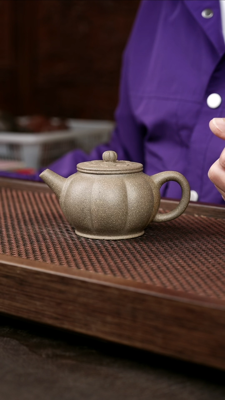 茶壶紫砂岩中泥灯笼