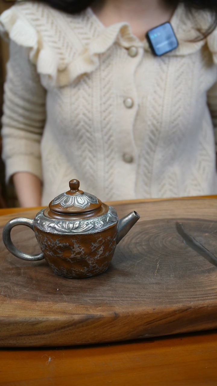 【闪购商品】Y27莲韵磨砂感老岩泥茶壶