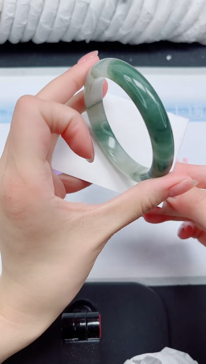 【闪购商品】石英质玉手镯未镶嵌67#56.7