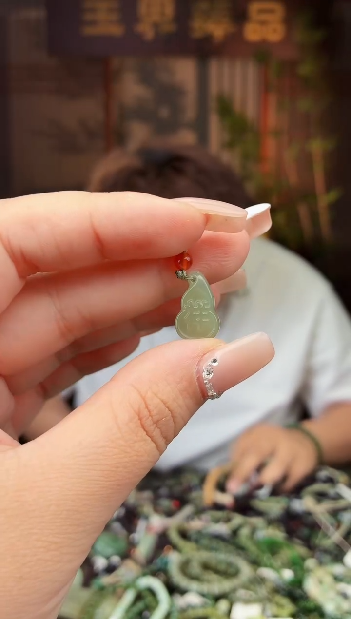 和田玉未镶嵌颈饰拍一发一