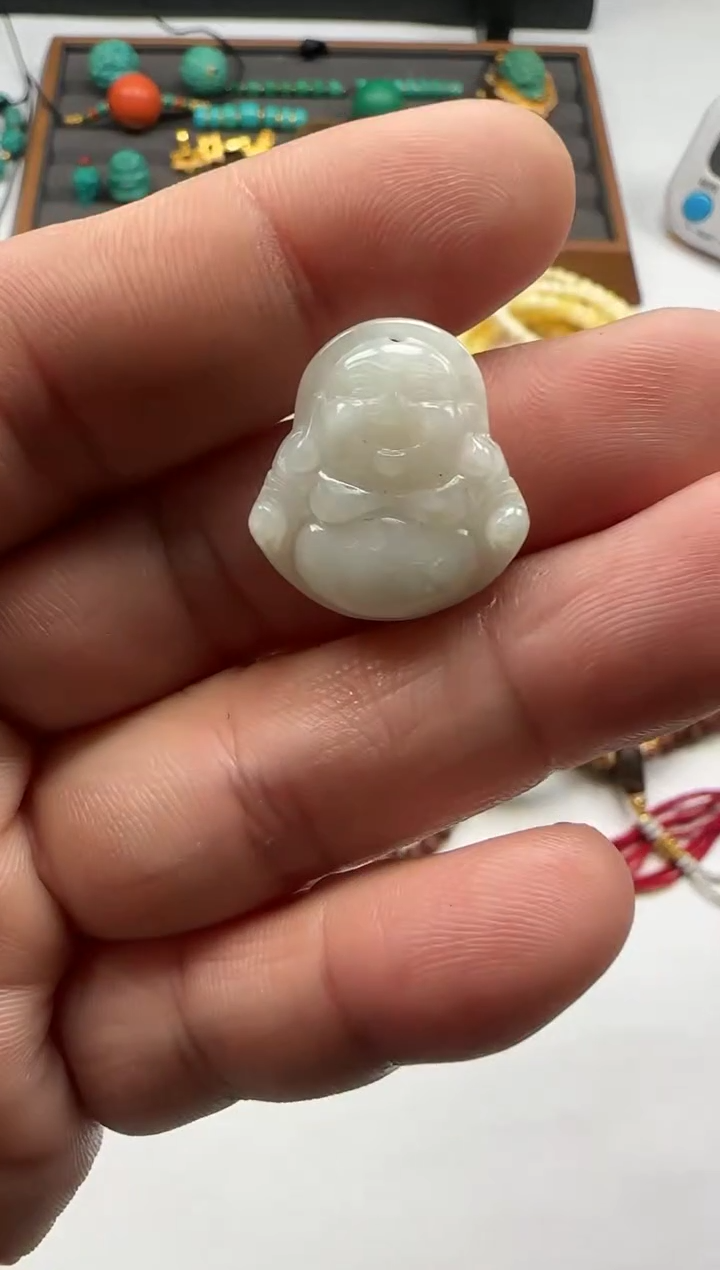 未镶嵌把件翡翠?****?翡翠牌子