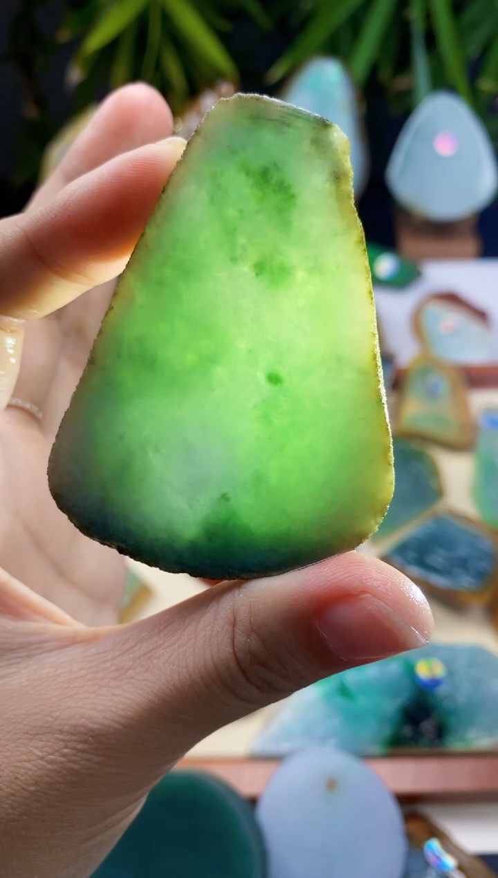 定制翡翠未镶嵌翡翠