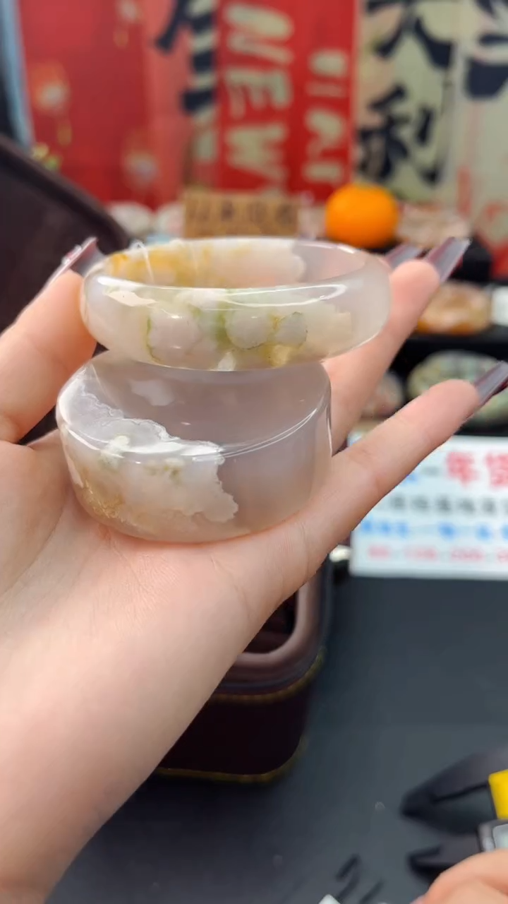 【闪购商品】石英质玉手镯未镶嵌赠送镯心（53圈口）