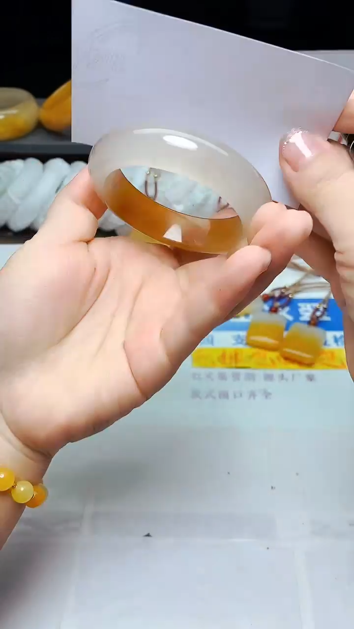 石英质玉手镯未镶嵌9-5657