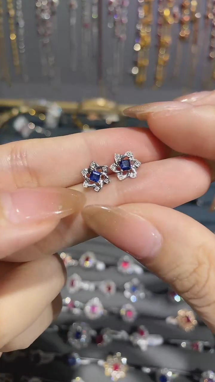 【闪购商品】蓝宝石耳钉18K金镶嵌耳钉