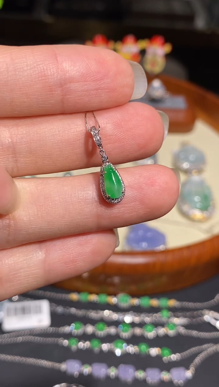 【闪购商品】翡翠吊坠(不含链)18K金镶嵌万能扣吊坠