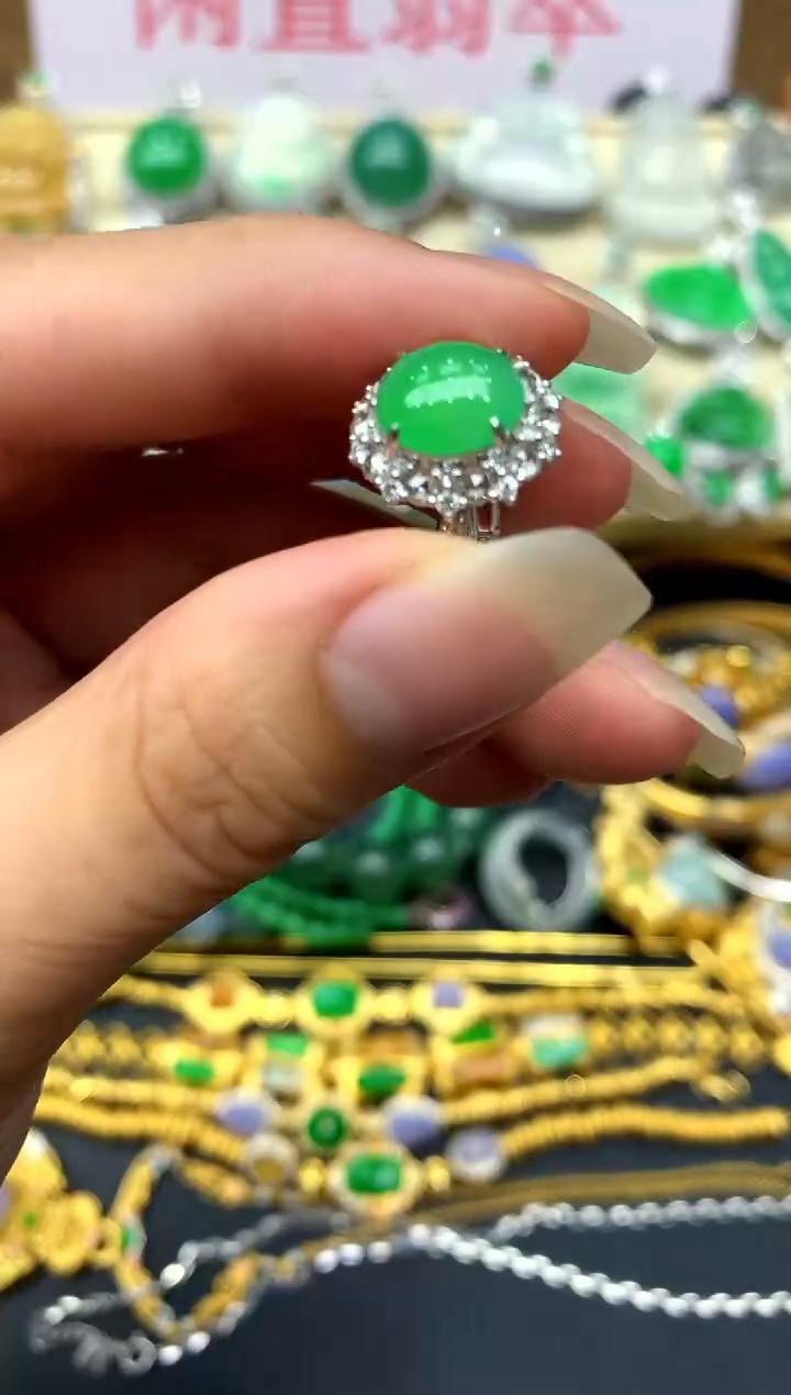 18K金镶嵌戒指翡翠622 -中国好珍宝
