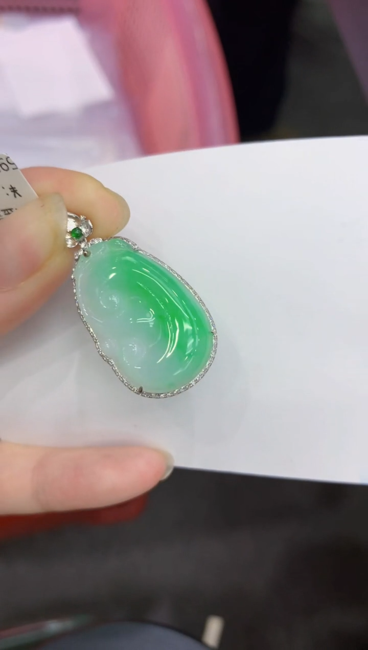 【闪购商品】翡翠颈饰18K金镶嵌8888888888