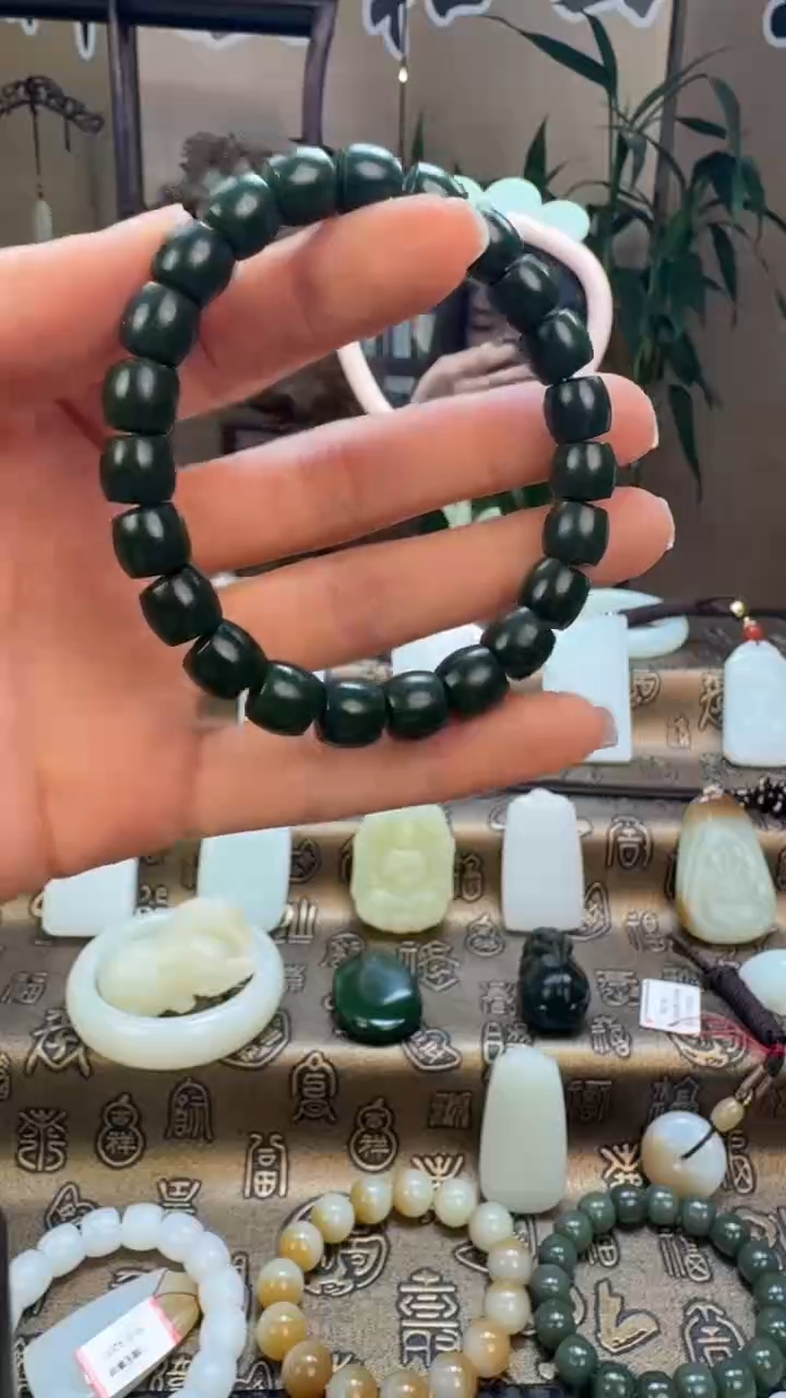 颈饰未镶嵌和田玉碧玉手串