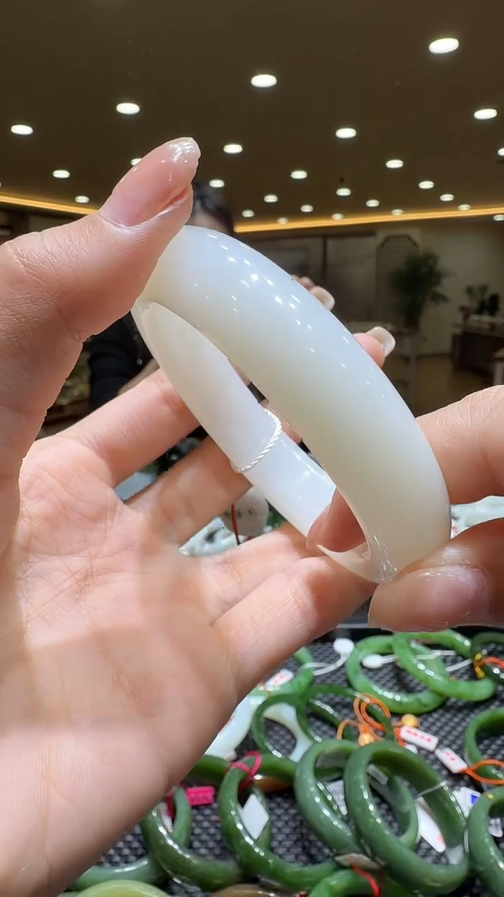 颈饰未镶嵌和田玉手镯62