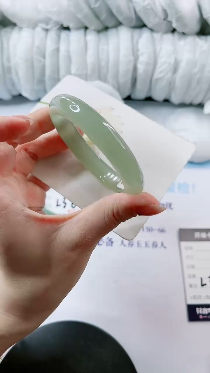 【闪购商品】石英质玉手镯未镶嵌多样性发货L383