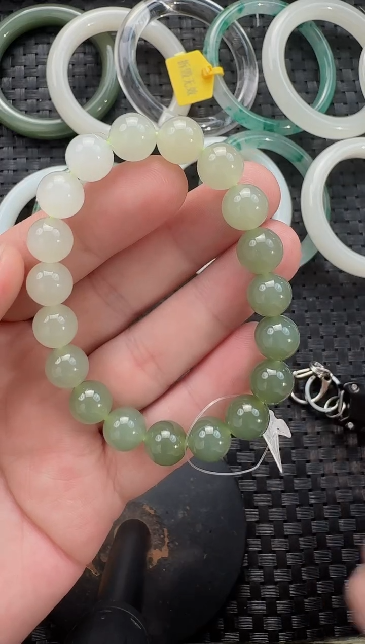 颈饰未镶嵌和田玉10mm晴水渐变色手串