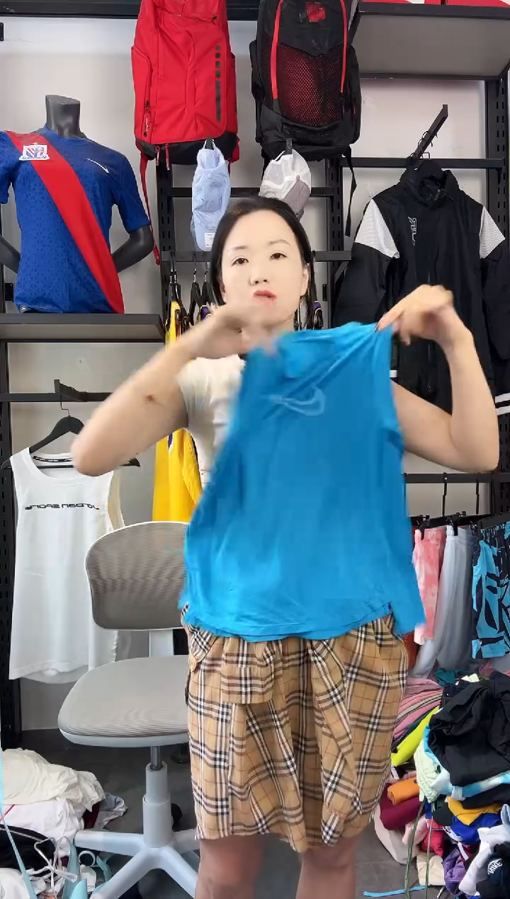 317  ·编码 瑕疵款以直播间过款为准 尺码·140 M