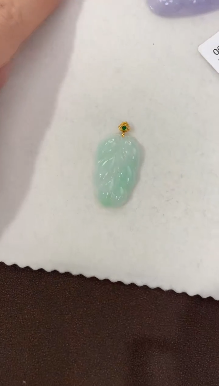 翡翠18K金镶嵌颈饰天然缅甸a货翡翠