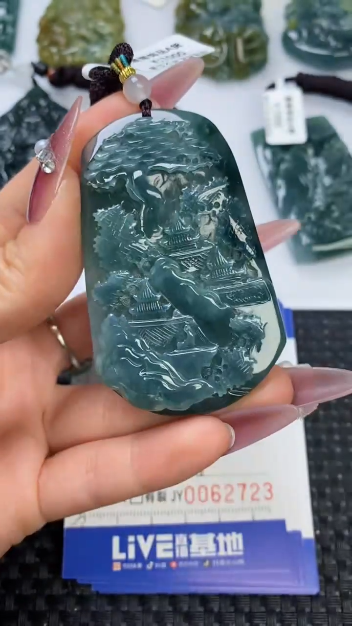 【闪购商品】翡翠颈饰未镶嵌111111111111111