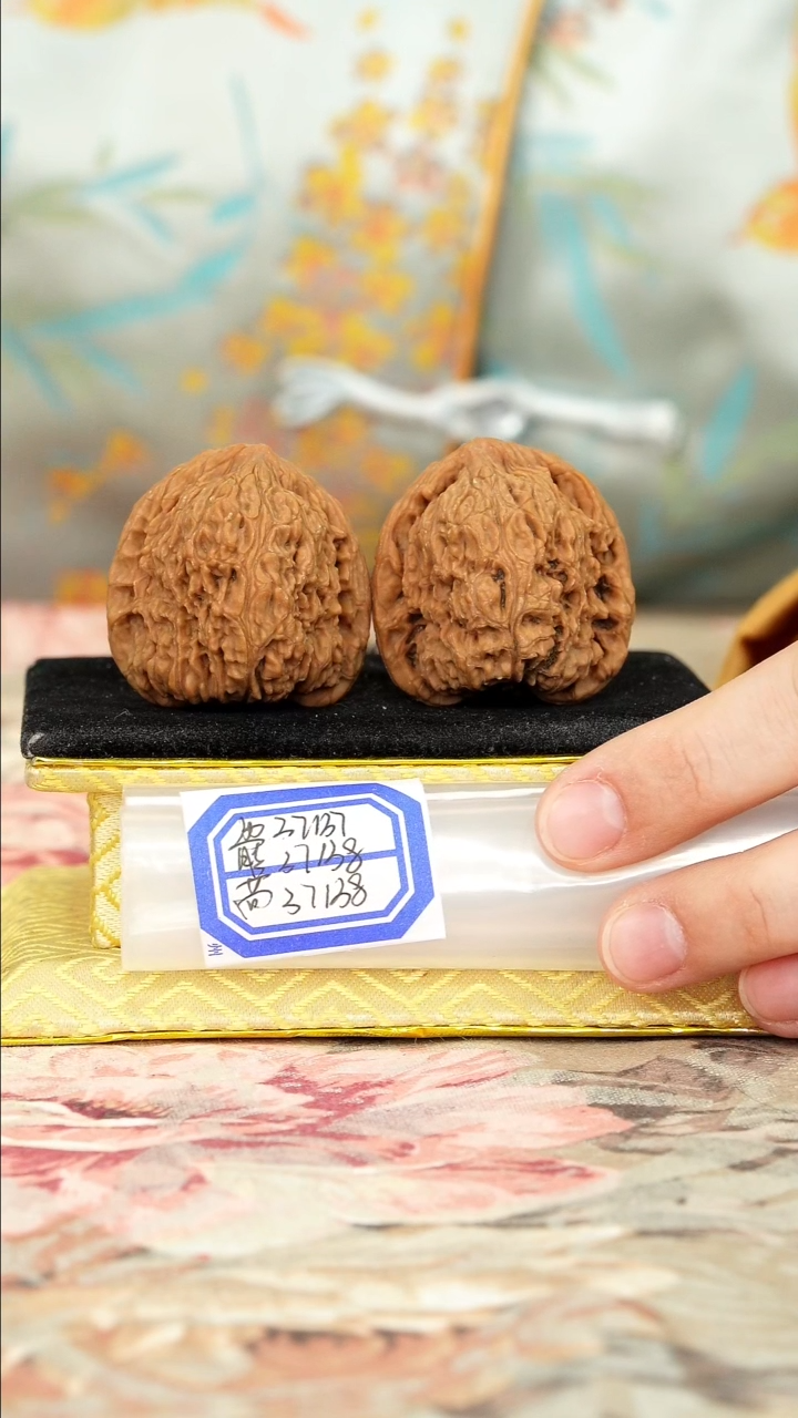 【闪购商品】文玩核桃把件原产地南将石