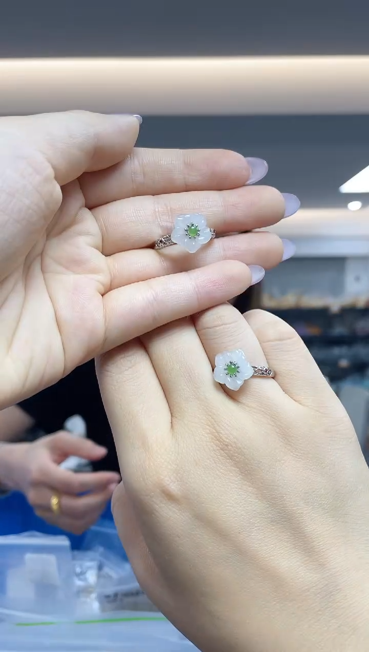 和田玉戒指未镶嵌（多样性发一件）