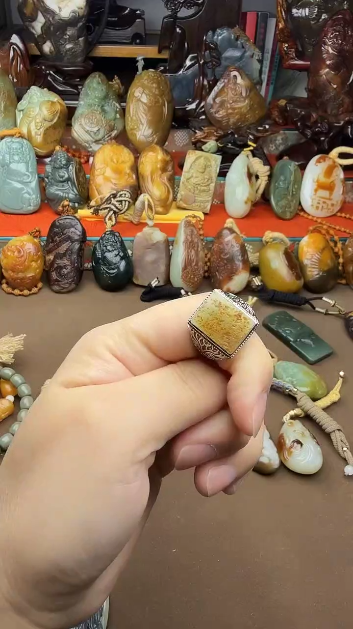 未镶嵌戒指和田玉和田玉戒指