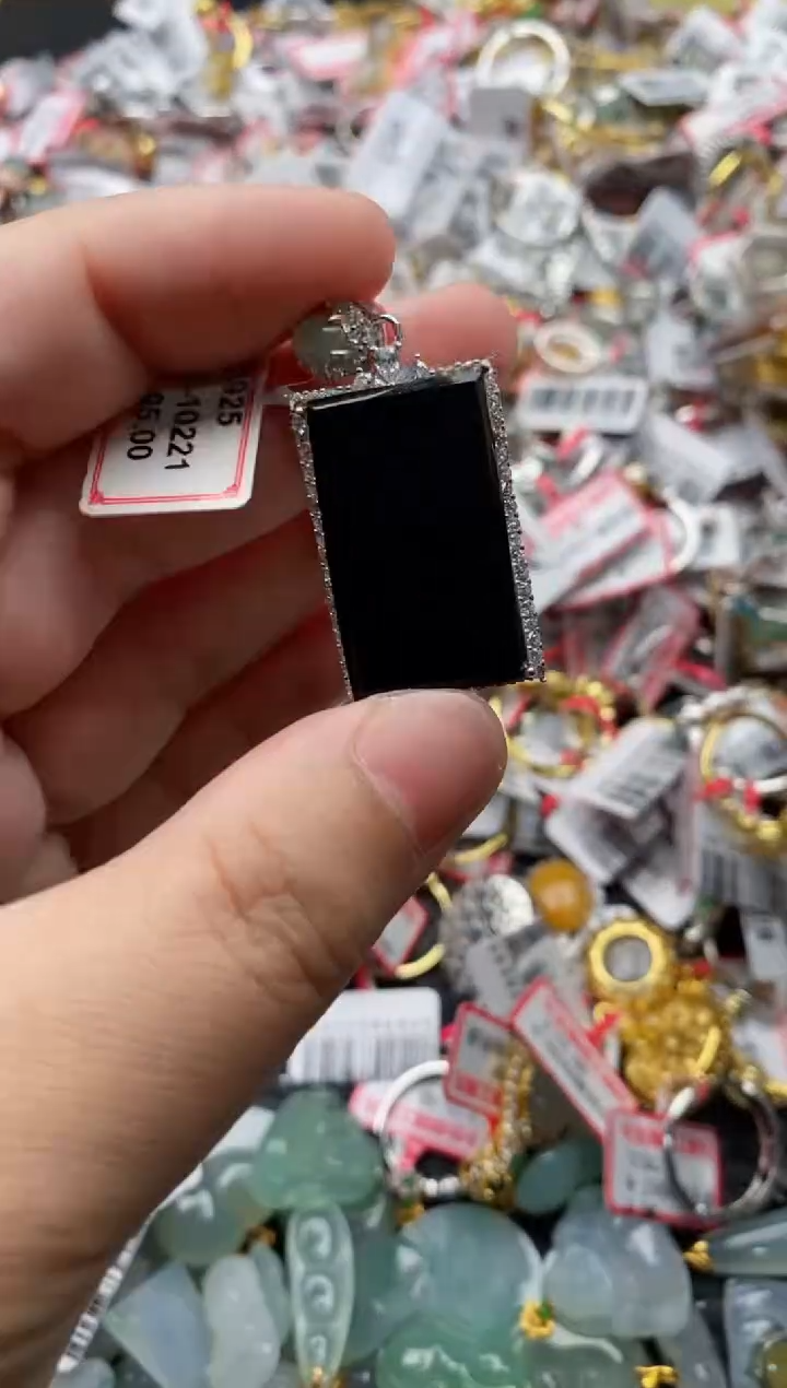 【闪购商品】翡翠戒指银S925镶嵌1111111      3